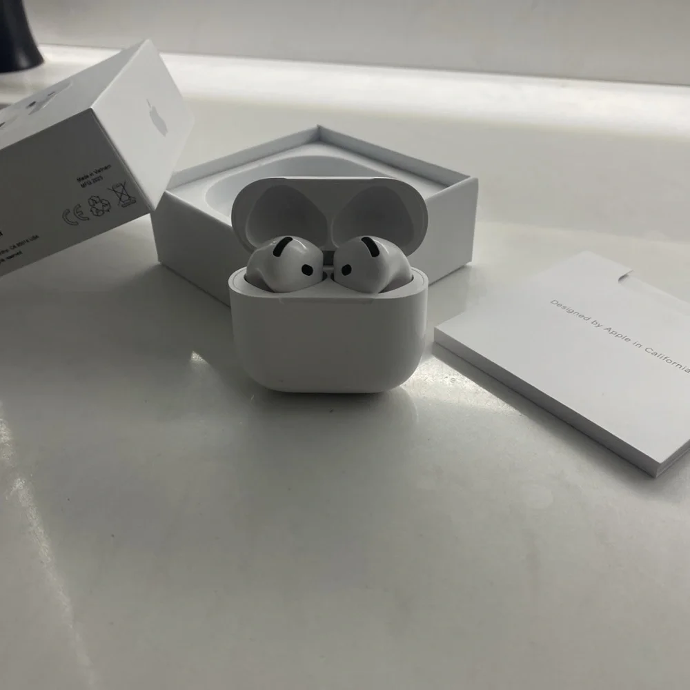 Wireless White Earbuds For iPhones